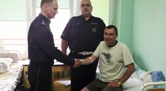 Pościg za pijanym kierowcą bmw. Ranny policjant 