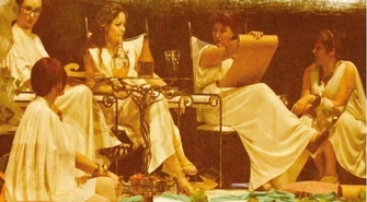 Zapraszamy do teatru, a właściwie… na Olimp