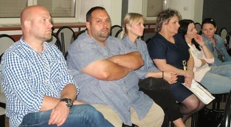 Ich posesje zalewa woda. Chcą, by miasto odwodniło teren