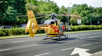 Śmigłowiec lądował na skrzyżowaniu