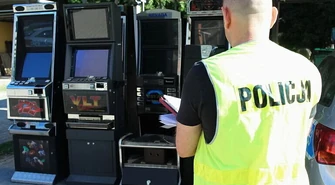 Hazard w piwnicy. Aresztowany 43-latek może zapłacić nawet 1,5 mln grzywny  