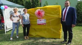 Dom Dziecka obsypany prezentami