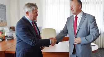 Marszałek dał granty