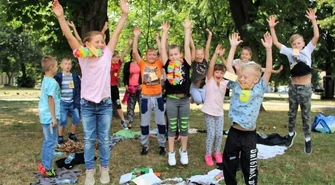 Choć za oknem deszcz, dzieci się nie nudzą