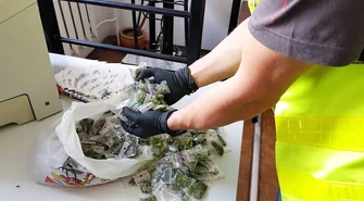 Miał w mieszkaniu kilogram marihuany 