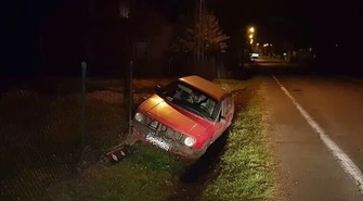 Na prostym odcinku drogi zjechał do rowu. Kierowca golfa był pijany 