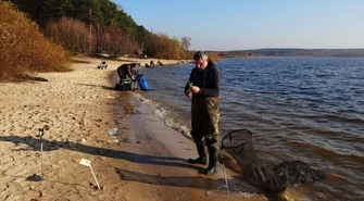Sprzątali, wędkowali i grillowali 