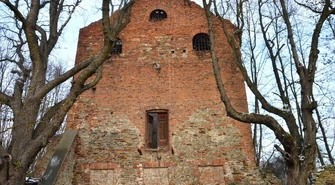 Ukradli zabytkowe okna 