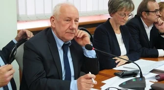 Radni chcą ostrzejszej walki ze smogiem. Pomoże dron? 