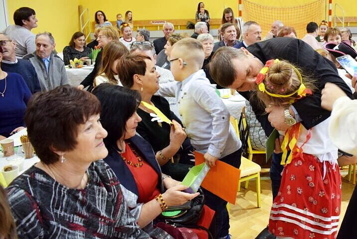 W SP w Szydłowie pamiętali o babciach i dziadkach