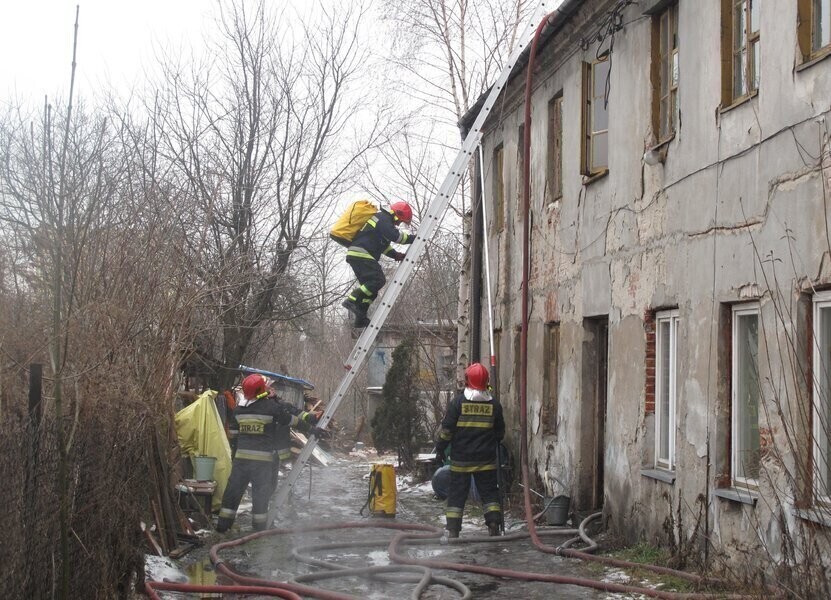 Pożar kamienicy w Piotrkowie AKTUALIZACJA