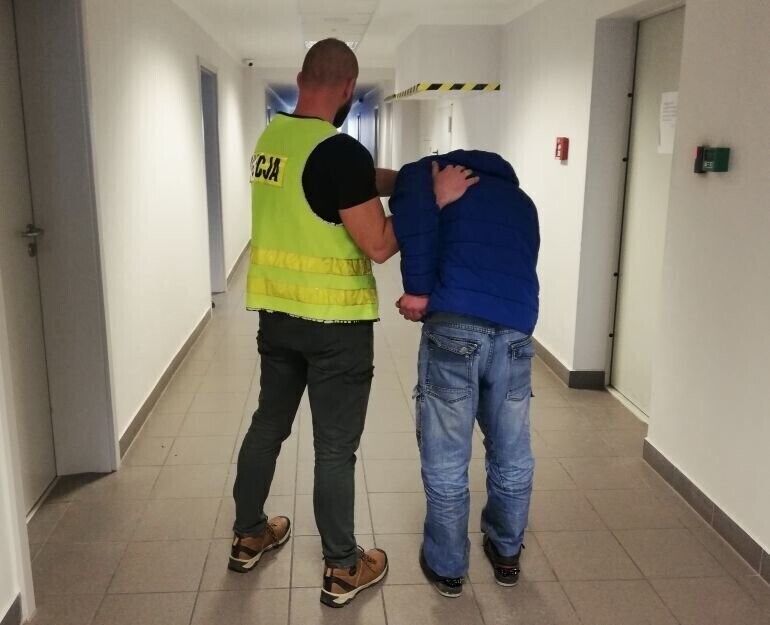 Włamał się do młyna ukradł laptopy