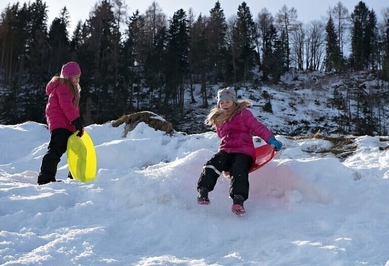 Wkrótce ferie zimowe. Przed wyjazdem pamiętaj o karcie EKUZ