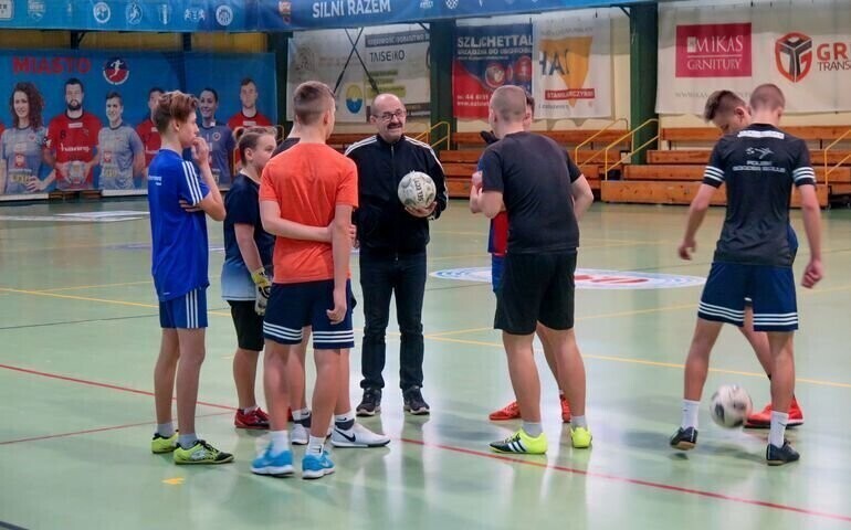 Piłkarskie ferie w hali Relax