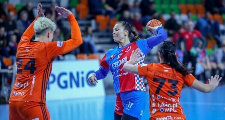 Piotrcovia też przegrała z liderem