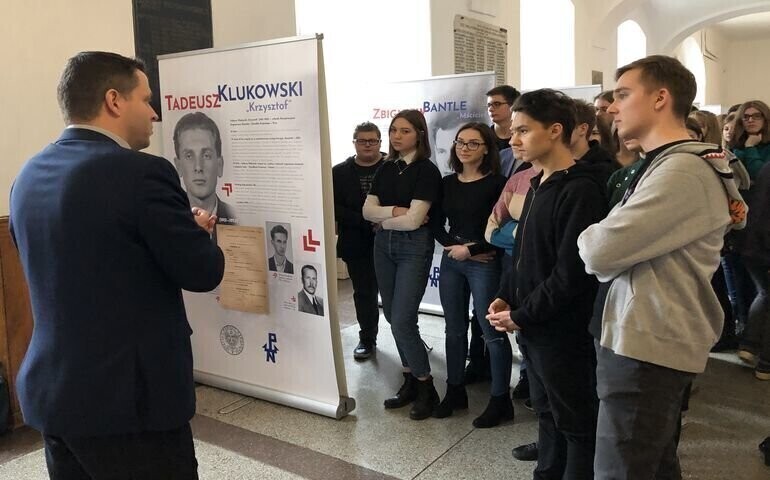 Zapomniane Ogniwo w piotrkowskim liceum