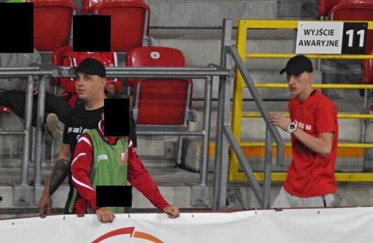 Widzieliście tych mężczyzn Policja poszukuje pseudokibiców