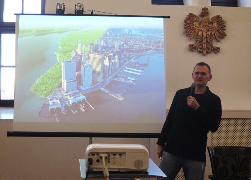 O Nowym Jorku i powieści kryminalnej z Piotrkowem w tle