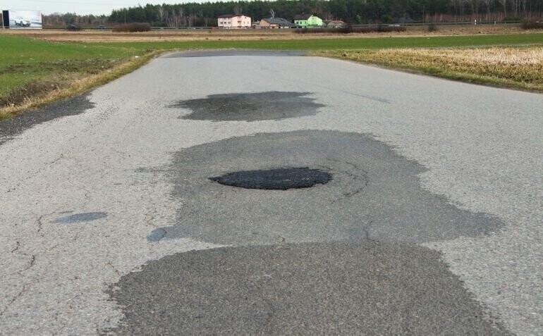 W gminie Wola Krzysztoporska łatają dziury