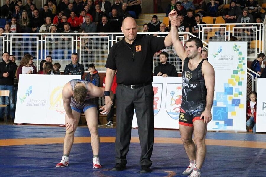 Piotrkowscy zapaśnicy na podium