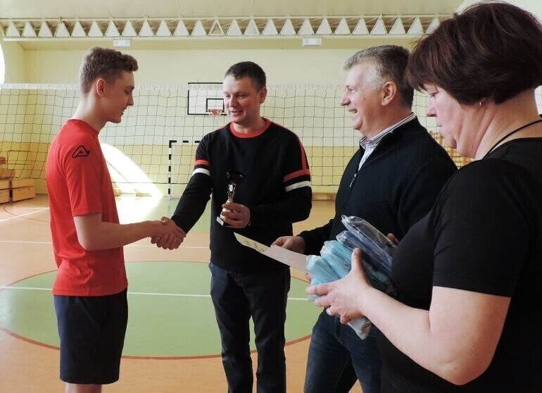 W Brzozie grali w siatkę o puchar wójta