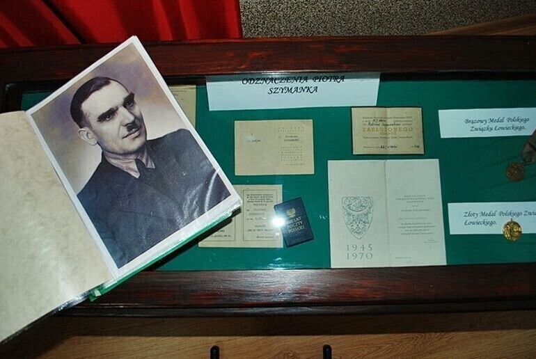 Wojewoda zdekomunizował placówki oświatowe w tym szkołę w Ręcznie