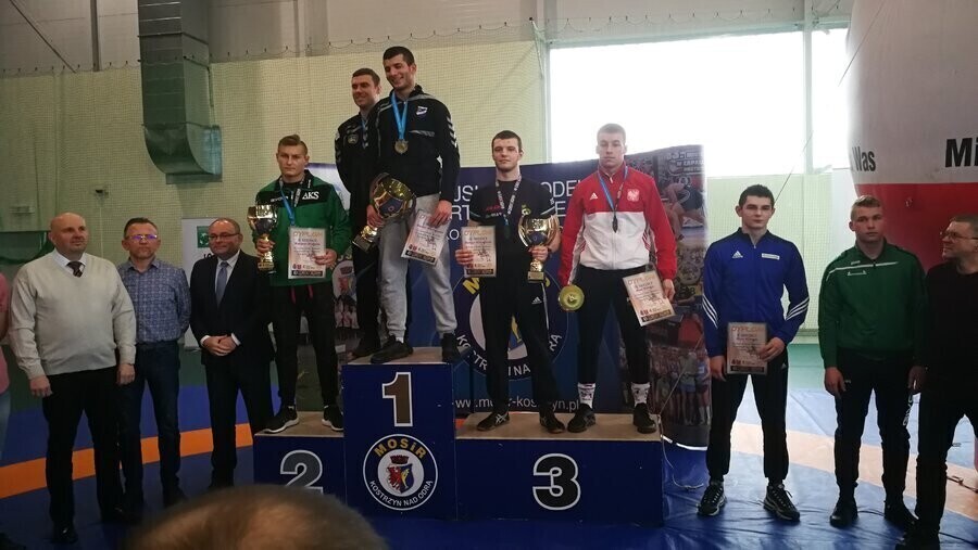 Trzy medale piotrkowskich zapaśników