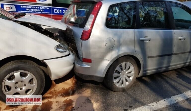 Osiem osób rannych w wypadku na krajowej dwunastce