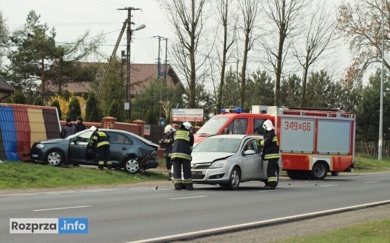W Ignacowie osobówka uderzyła w nieoznakowany radiowóz