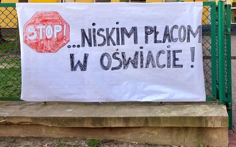 Kolejne szkoły w Piotrkowie i powiecie zawieszają lub rezygnują ze strajku