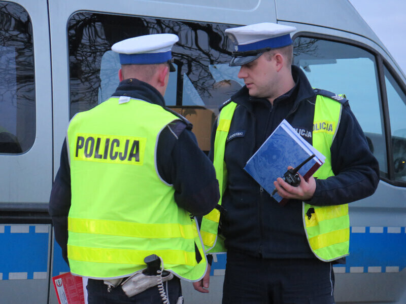 Kolizja ciężarówki i osobówki na A1