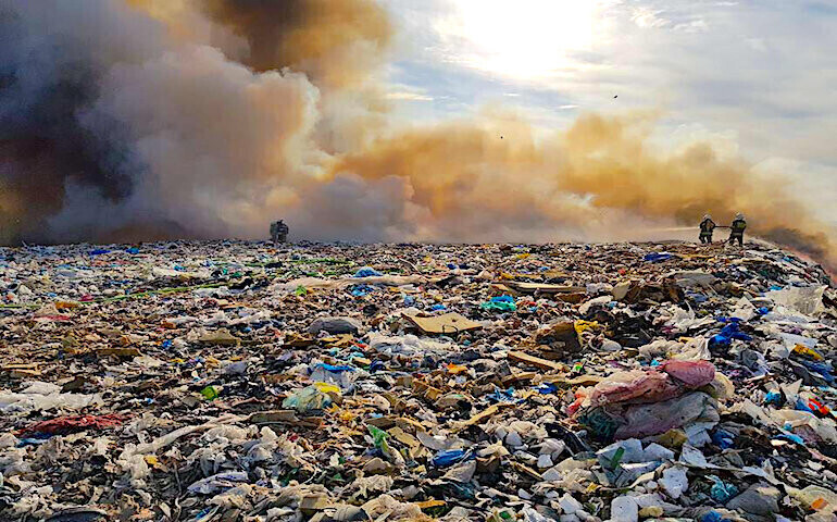 Pożar składowiska odpadów w Ruszczynie