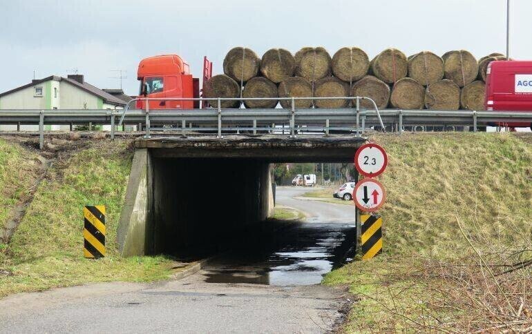 Wiemy kiedy pojawi się przejście na ul. Twardosławickiej i przejazd przez plac budowy autostrady A1