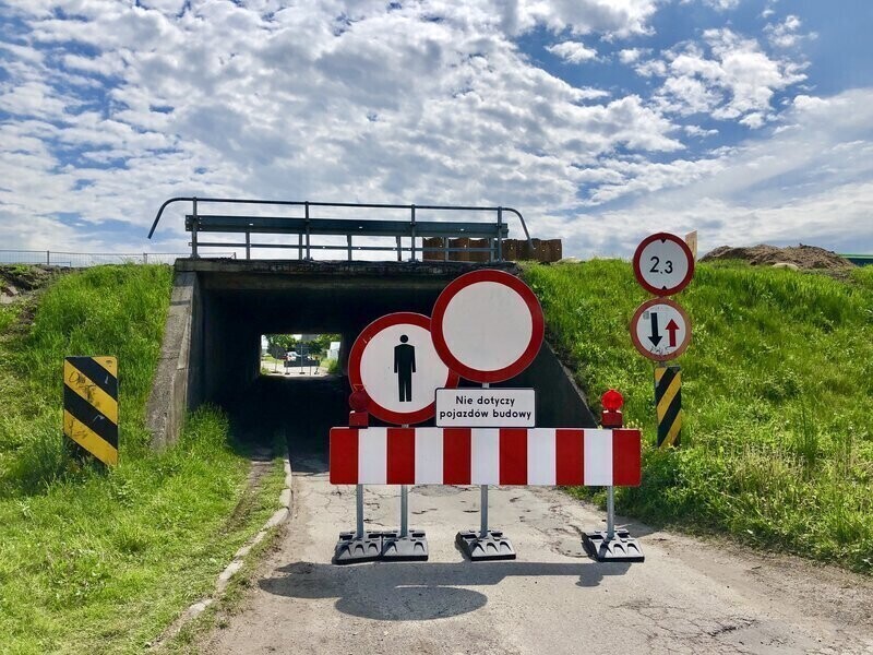 Przejazd pod wiaduktem zamknięty