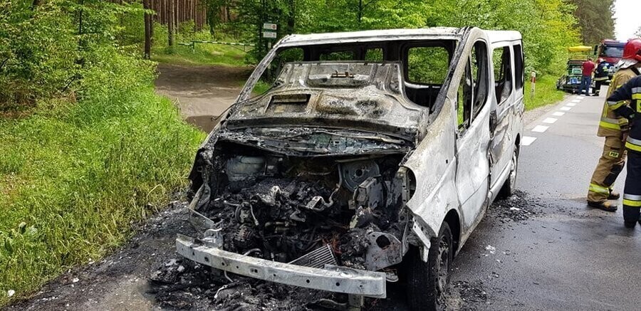 Pożar busa w gminie Moszczenica