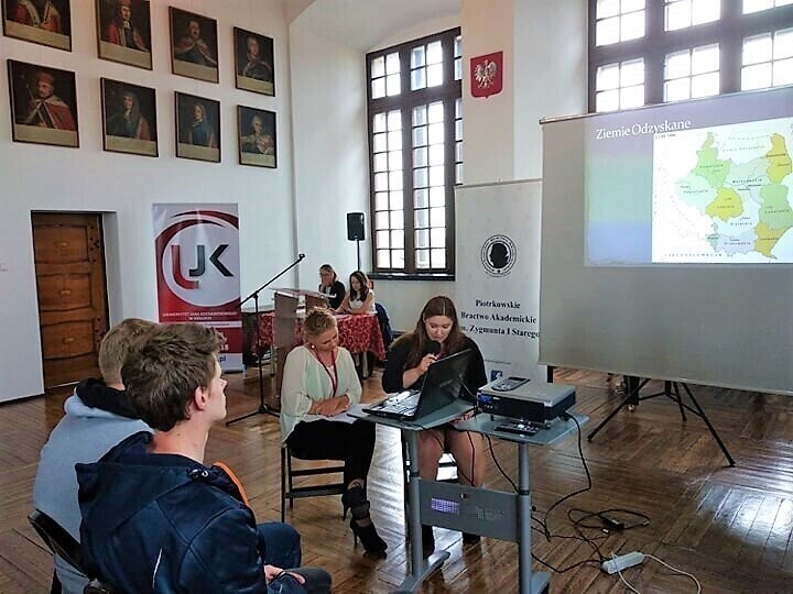 Trwa konferencja naukowa Człowiek a historia