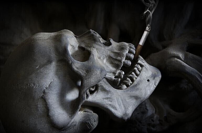 Nie pal papierosów bo będziesz kaszlał i będzie ci źle