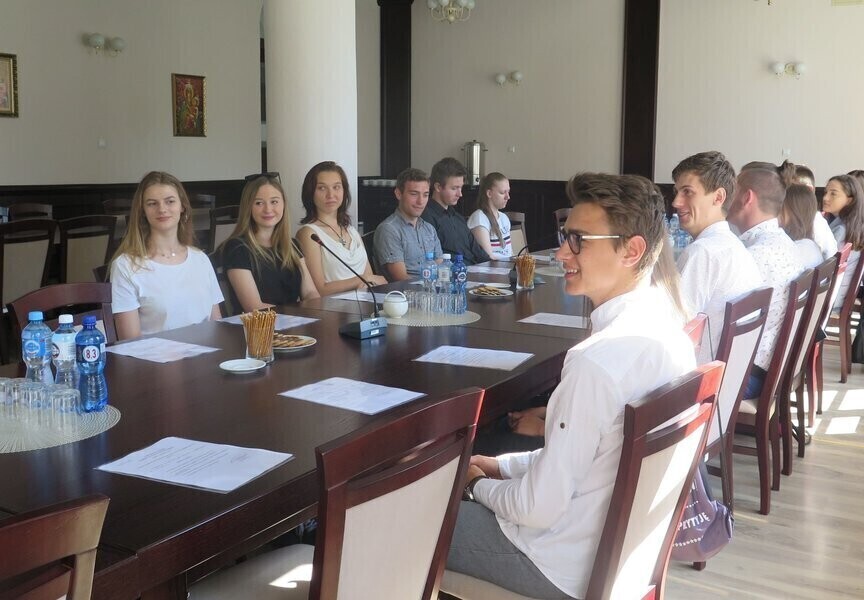 Uczniowie z powiatu piotrkowskiego też będą decydować o tym co dzieje się w ich szkołach