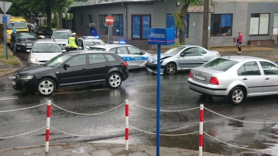 Kolizja na skrzyżowaniu ul. MłynarskaSłowackiego