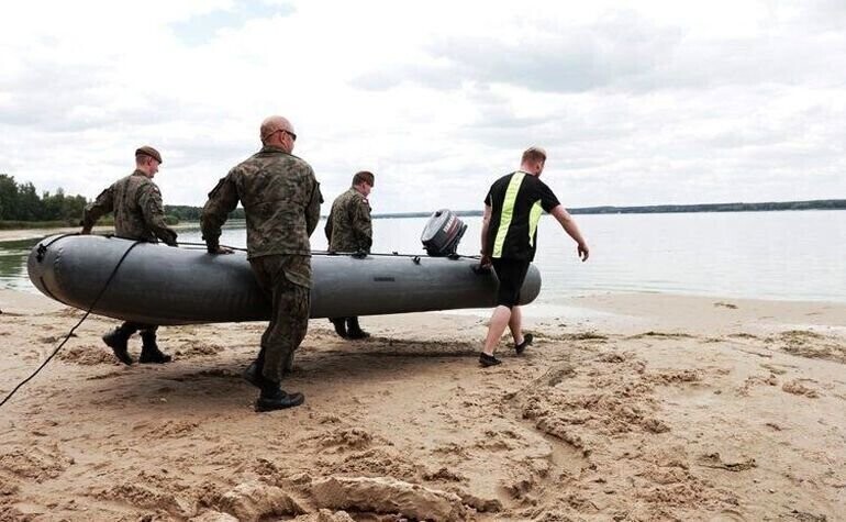 Terytorialsi ćwiczyli nad Zalewem Sulejowskim