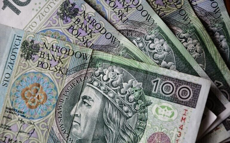 Od 1 sierpnia MOPR przyjmuje papierowe wnioski na świadczenia