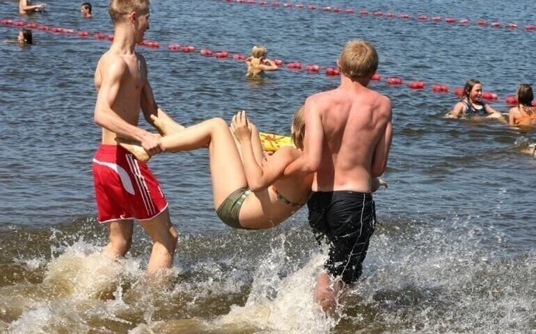 Tymczasowy zakaz kąpieli w piotrkowskim Słoneczku