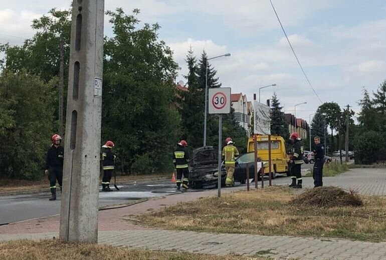 Pożar samochodu na Jasnej w Piotrkowie