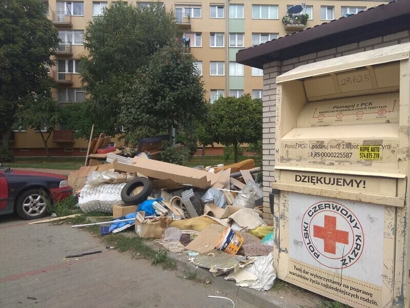 Dzikie wysypisko przy ulicy Łódzkiej w Piotrkowie