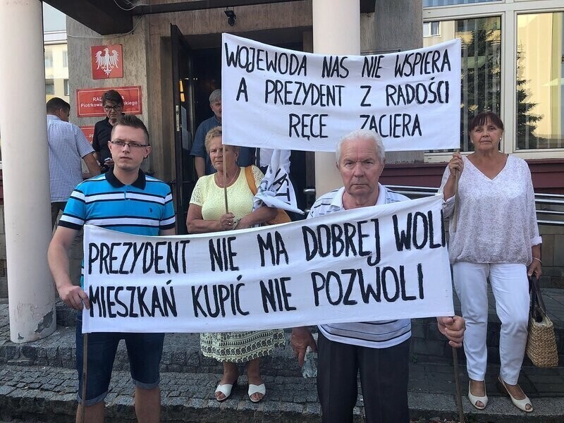 Mieszkaniowy protest podczas sesji Rady Miasta