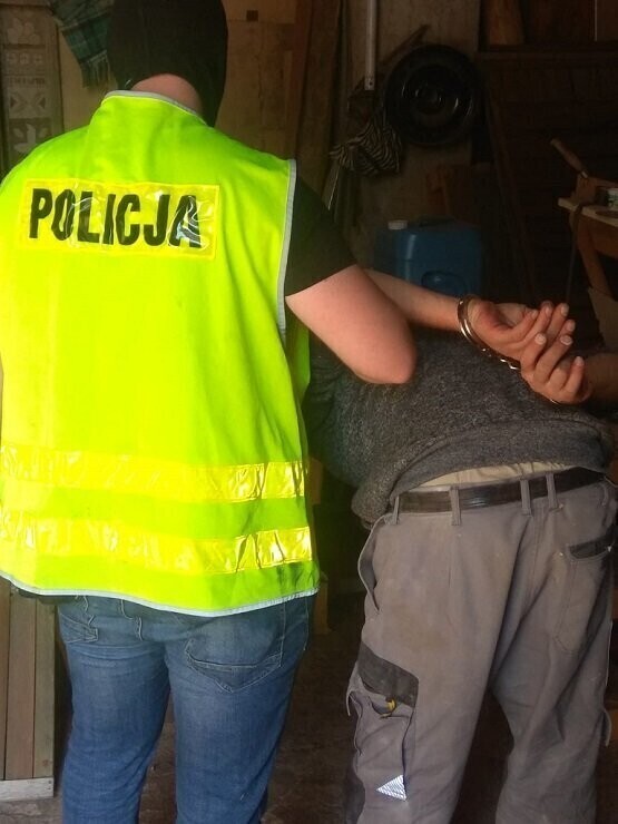 Dostał 3 zarzuty za posiadanie i produkcję narkotyków