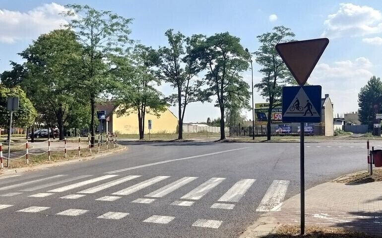 Brak znaku wprowadza kierowców w błąd