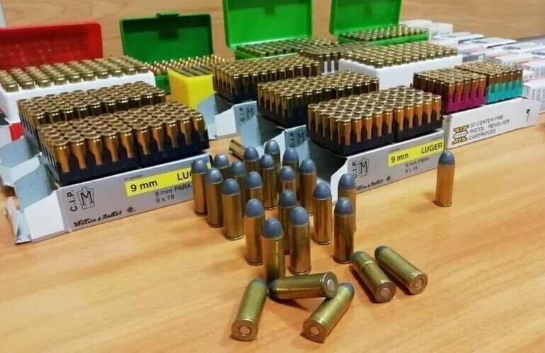 Ostrą amunicję chciał przerobić na breloczki