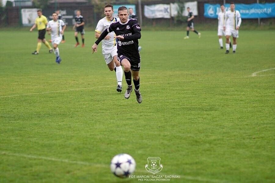 Zacięty mecz polonistów