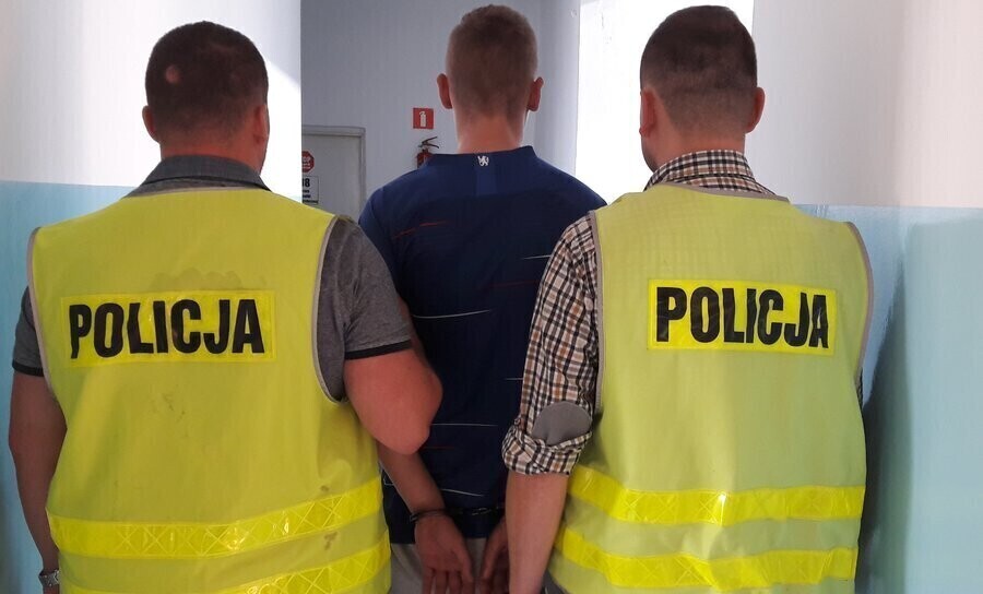 Zaatakował 14-letniego chłopca. 18-latek odpowie za rozbój